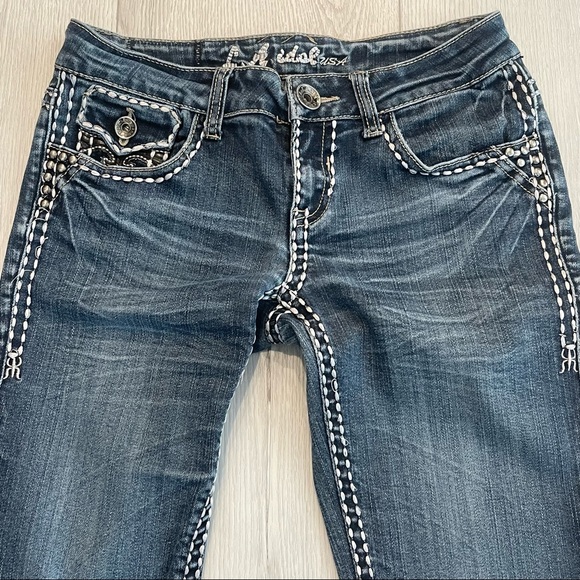 L.A. IDOL Blue Stretchy Denim Jean Capris with Contrasting Stitching Size 5 - Picture 2 of 11